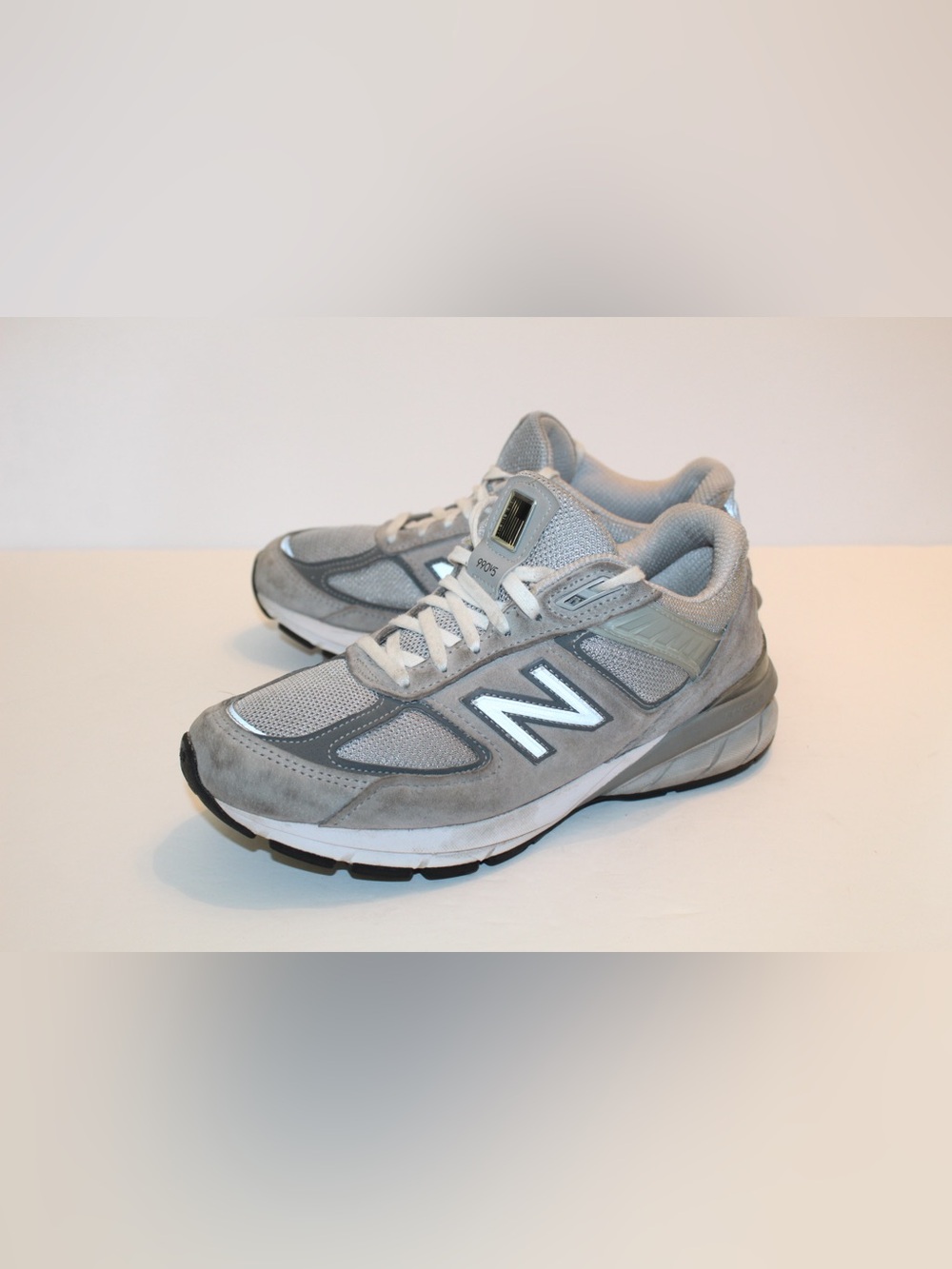 New Balance 990v5 Women’s Size 7.5